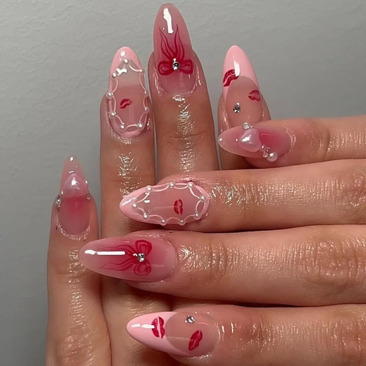 Wholesale 3824 Red Lip Print French Pink Almond Full Cover Design Acrylic False Nails Press on Nails with Glue Customize