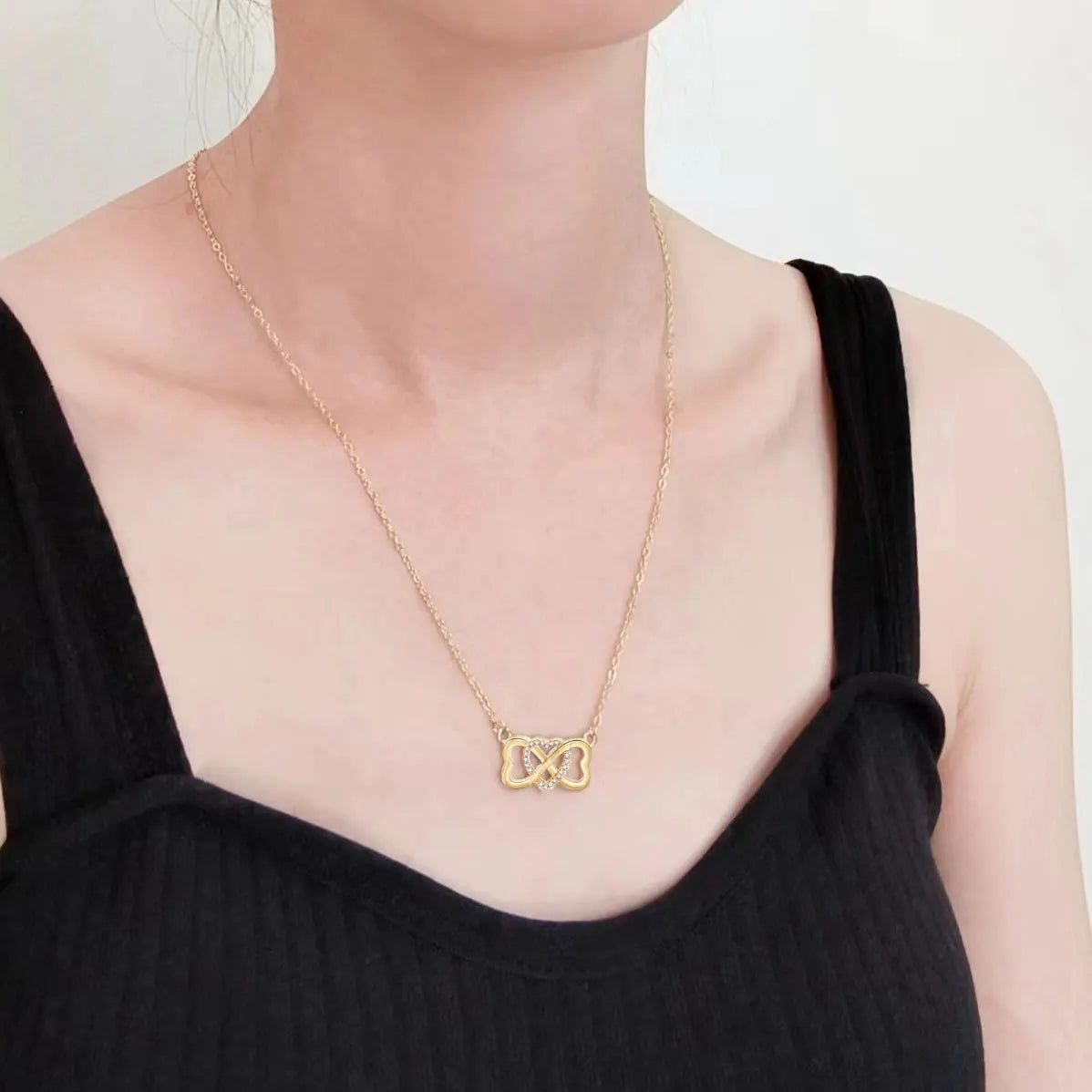 Fashionable Micro-inlaid Heart-shaped Lucky 8-character Pendant Mobius Cold Style Versatile Necklace Jewelry for Women Gifts