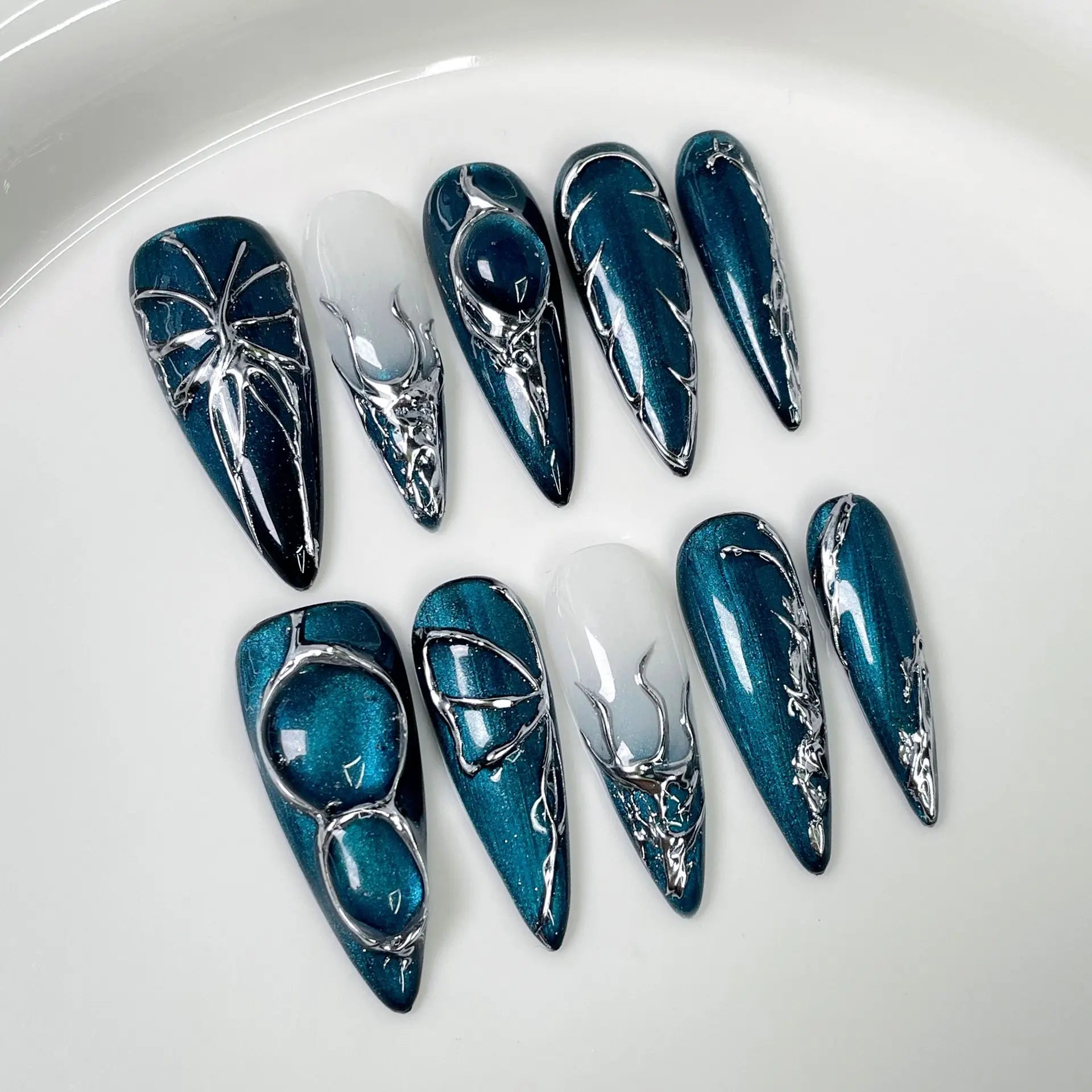 10pcs Retro Golden Almond Handmade Press on Nails Heart Pattern Fake Nails False Nail Artificial Nail 네일팁 Накладные Ногти Uñas