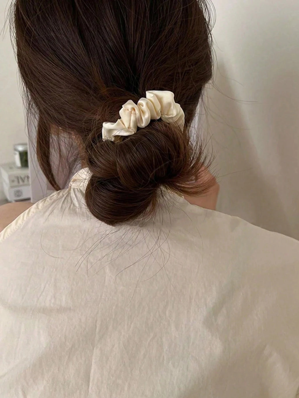 3/5Pcs Women's 6cm/2.36in Silky Satin Hair Scrunchies, Fashion Versatile High-End Elegant Retro French Minimalist Hair Ties