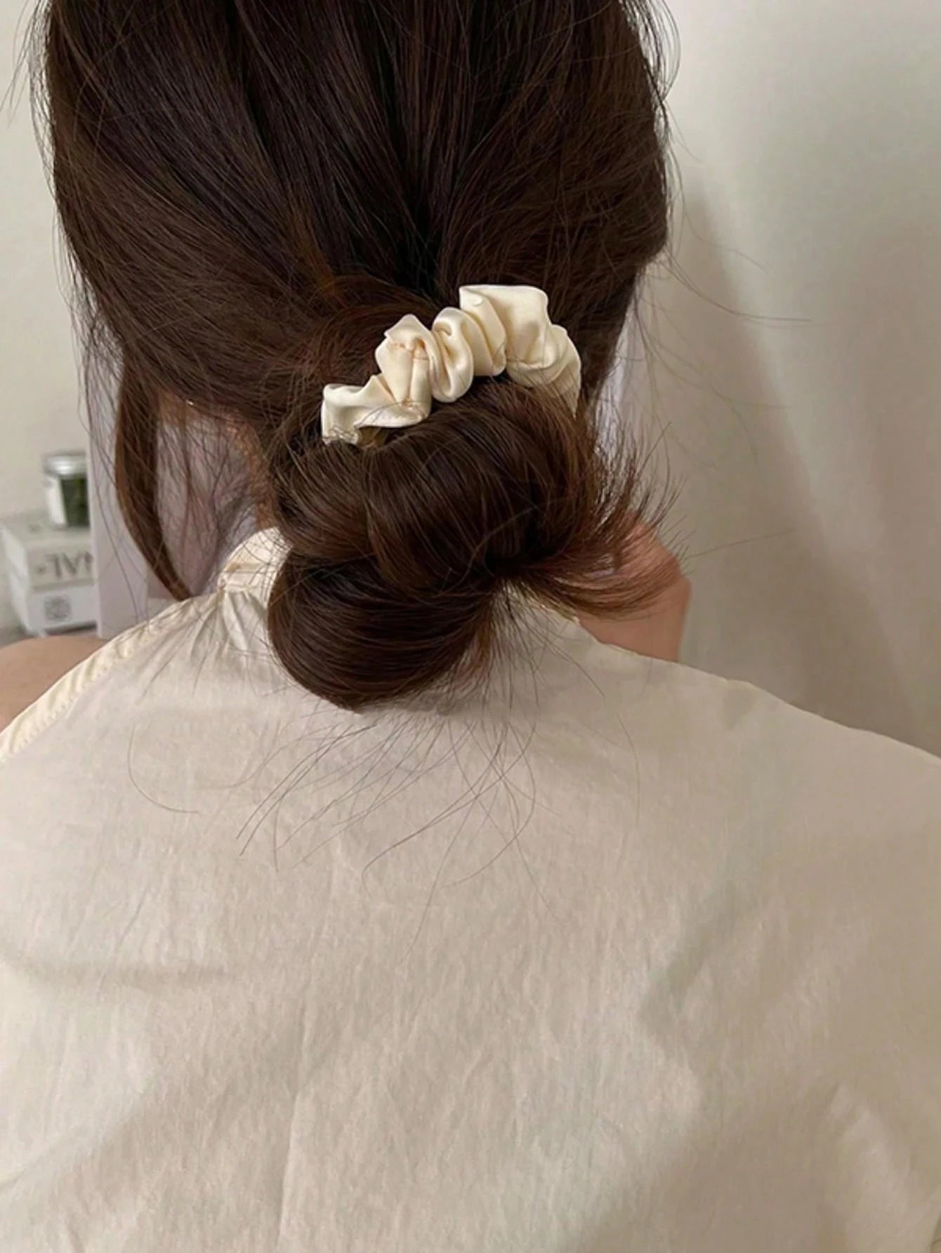3/5Pcs Women's 6cm/2.36in Silky Satin Hair Scrunchies, Fashion Versatile High-End Elegant Retro French Minimalist Hair Ties