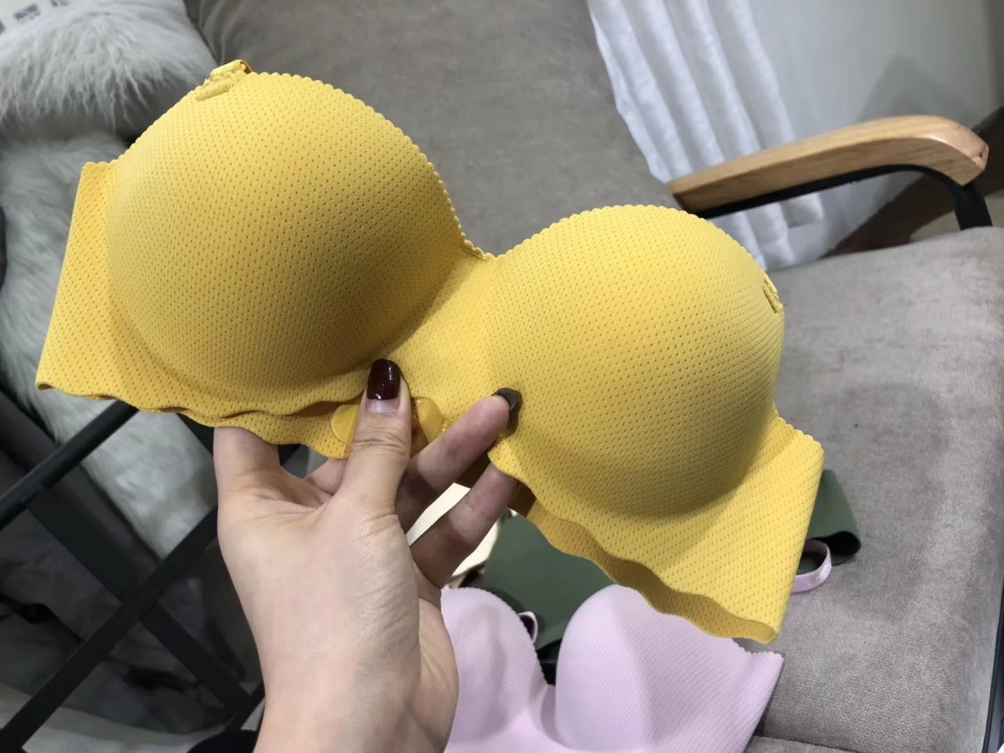 Sexy Strapless Bras Women Wireless Bralette Soft Female Underwear Ladies Seamless Bras Invisible Bra